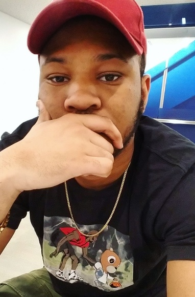 Welcome to Jameel's closet - Picture 3 of 10